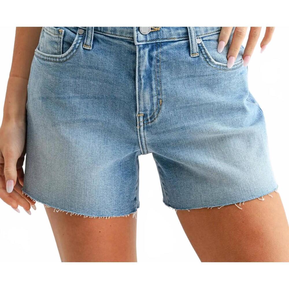 NEW JUST BLACK DENIM mid rise stretch jean shorts in light denim